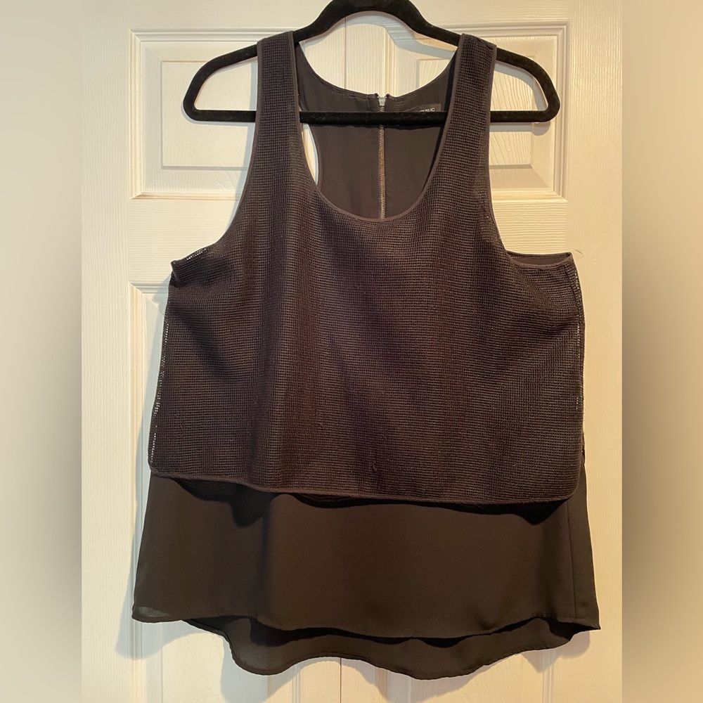 Banana Republic tank - size L